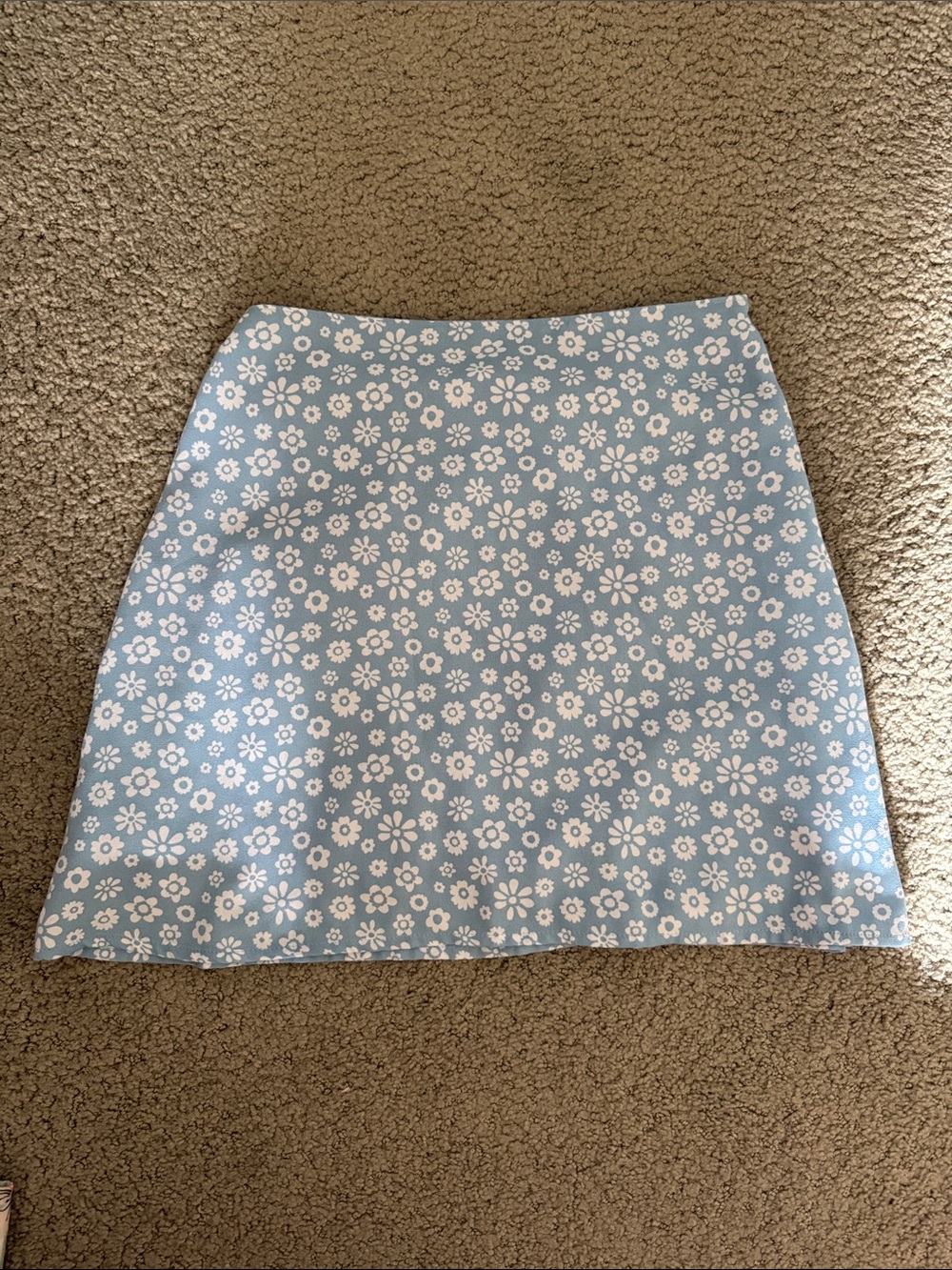 Blue and white flower pattern skirt